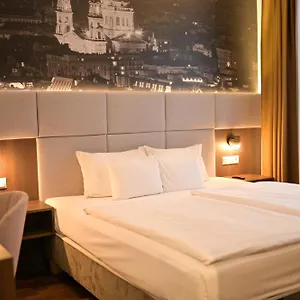 *** Hotel 12 Revay Ungheria